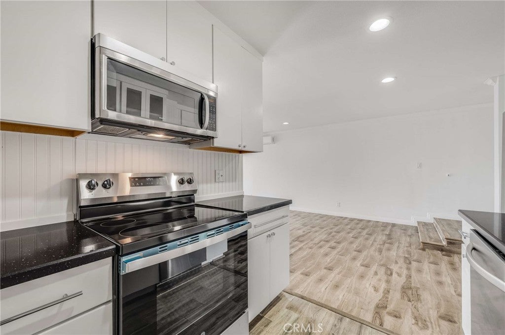 3565 Linden 255