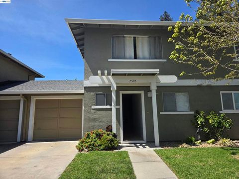 Photo of 7596 SILVERTREE LN Ln, Dublin, CA 94568 (MLS # 41132627)