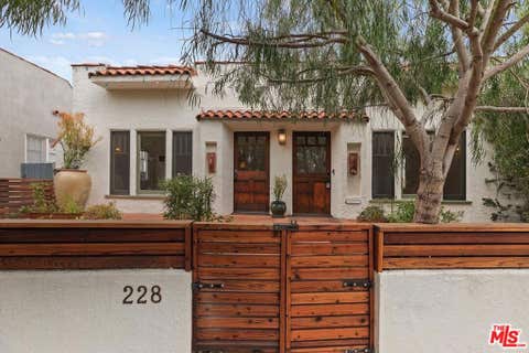 Photo of 228 Rennie Avenue, Venice, CA 90291 (MLS # 26844587)