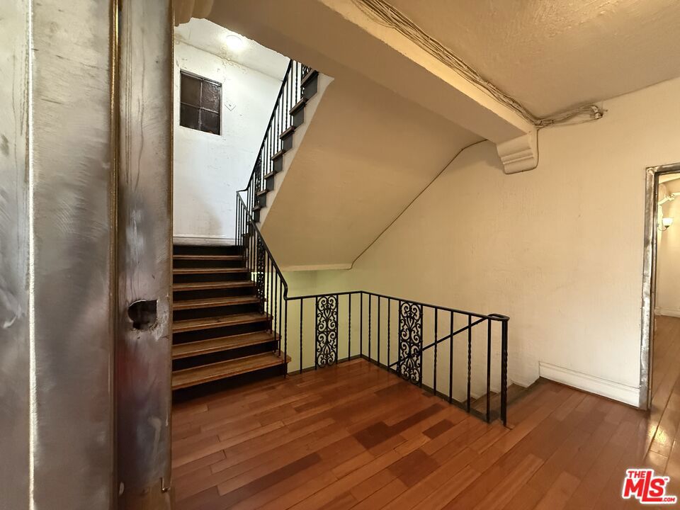 6601 W Hollywood Boulevard