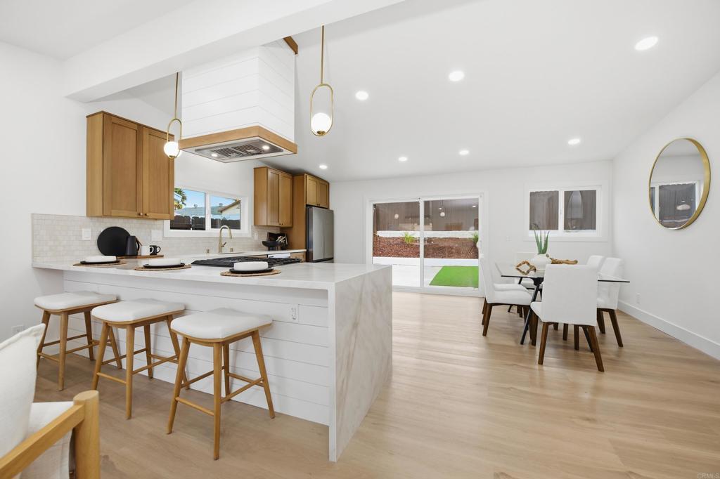 11329 Avenida Del Gato