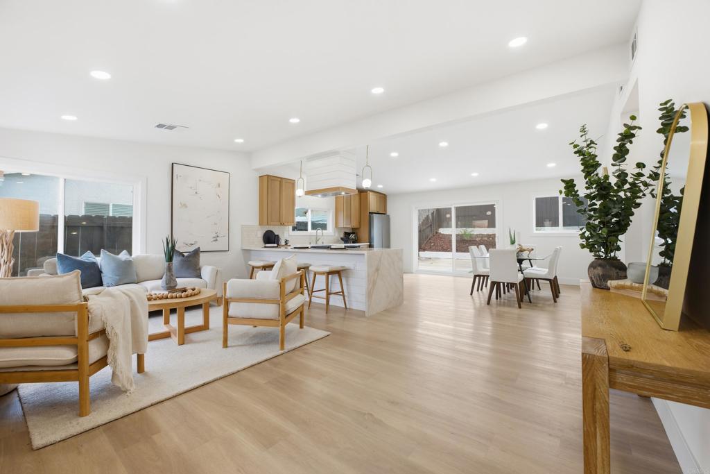 11329 Avenida Del Gato