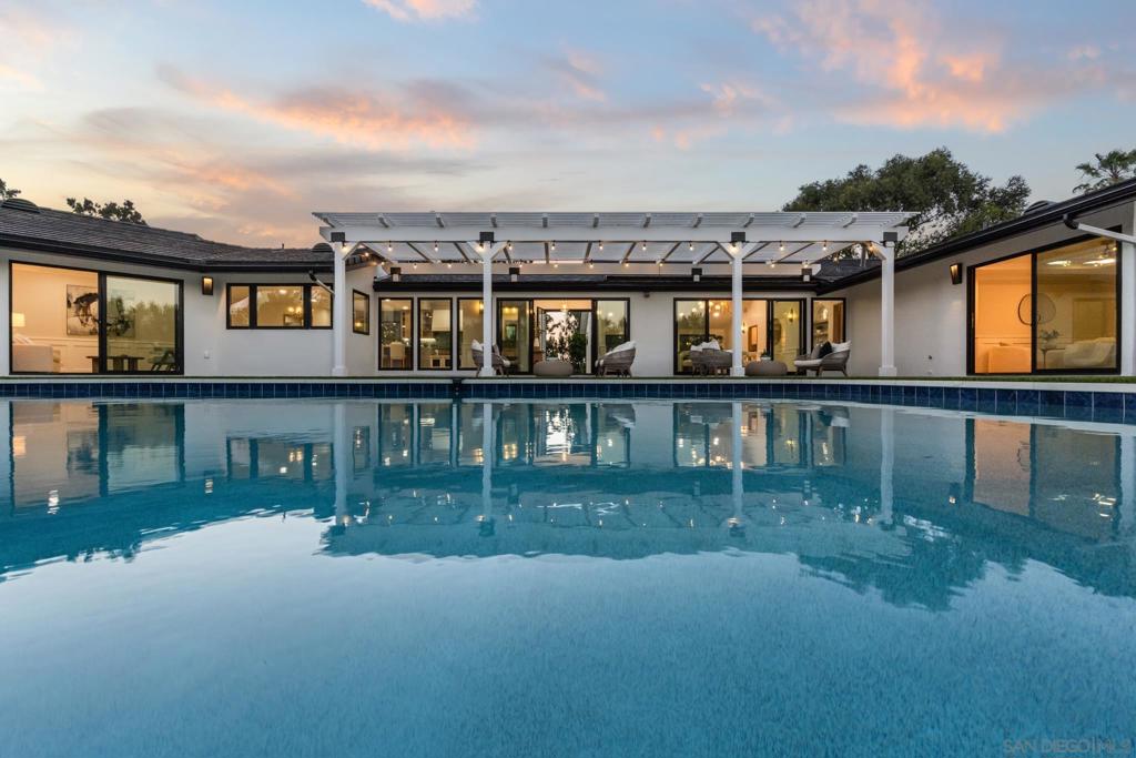 2975 Woodford Drive