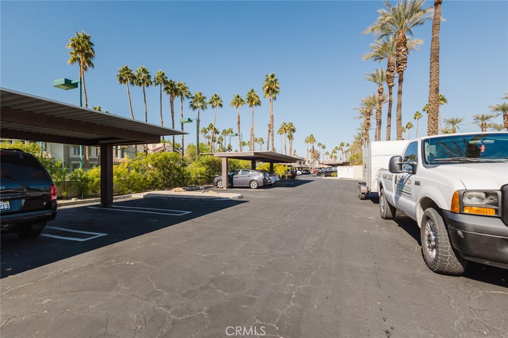 Tahquitz Creek Golf Course (33508) - Residential