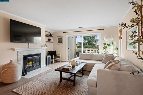 Photo of 2721 Oak Rd #L, Walnut Creek, CA 94597 (MLS # 41120707)