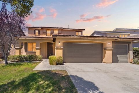 Photo of 35783 Quail Run ST, Murrieta, CA 92563 (MLS # SW26164655)