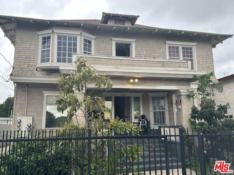 Photo of 1347 Valencia Street, Los Angeles, CA 90015 (MLS # 26645747)