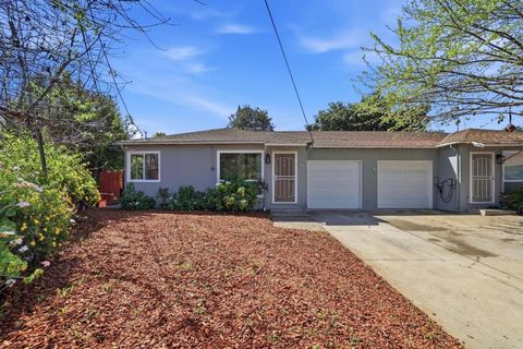 Photo of 111 Nancy Court, Mountain View, CA 94041 (MLS # ML82039745)