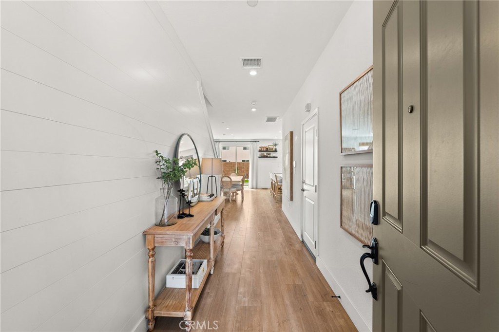 Properties 4 3557 W Seco