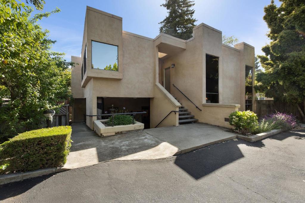 320 N San Mateo Drive 2