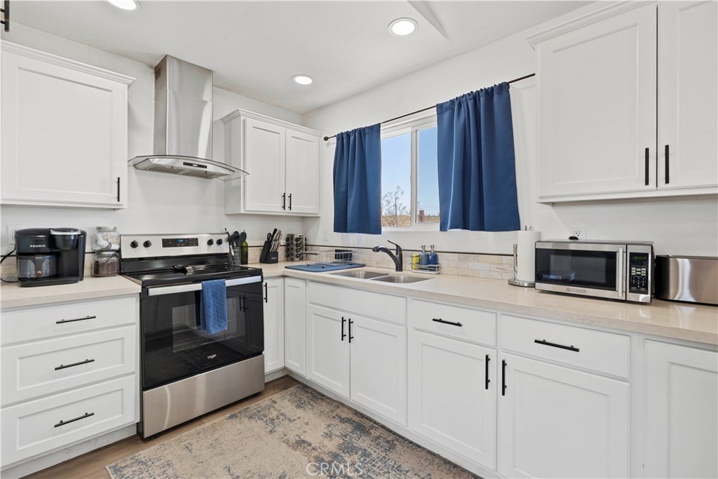 Properties 3 670 Ducor Avenue