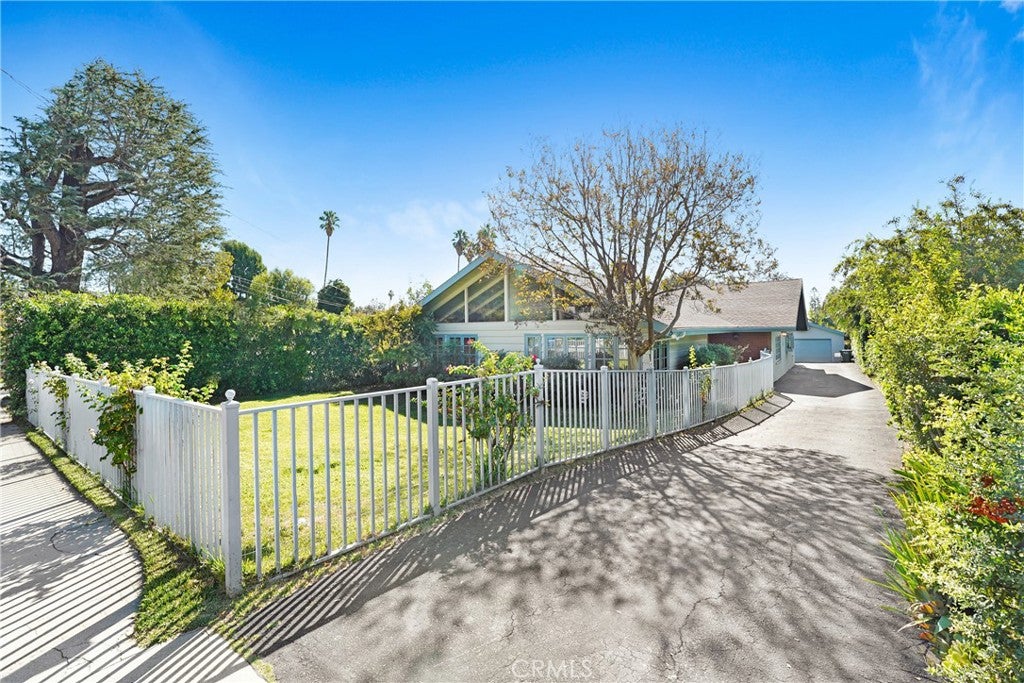 440 Manzanita Avenue