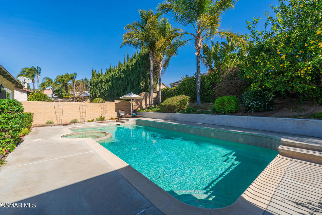 2756 N Dalenhurst Place