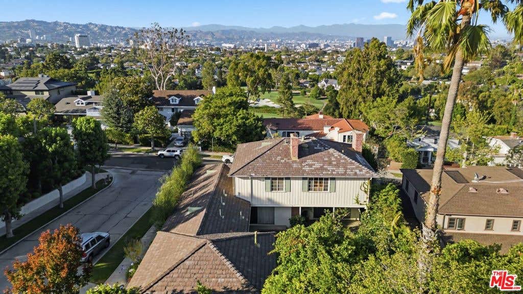 Photo of 2751 Monte Mar Terrace, Los Angeles, CA 90064 (MLS # 26851383)