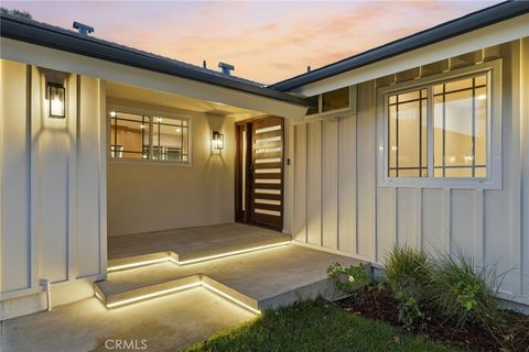 Photo of 18912 Halsted Street, Northridge, CA 91324 (MLS # SR26055143)