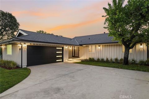 Photo of 18912 Halsted St, Northridge, CA 91324 (MLS # SR26055143)