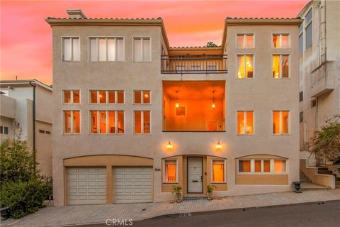 Photo of 3546 Dixie Canyon Pl Pl, Sherman Oaks, CA 91423 (MLS # SR26075678)