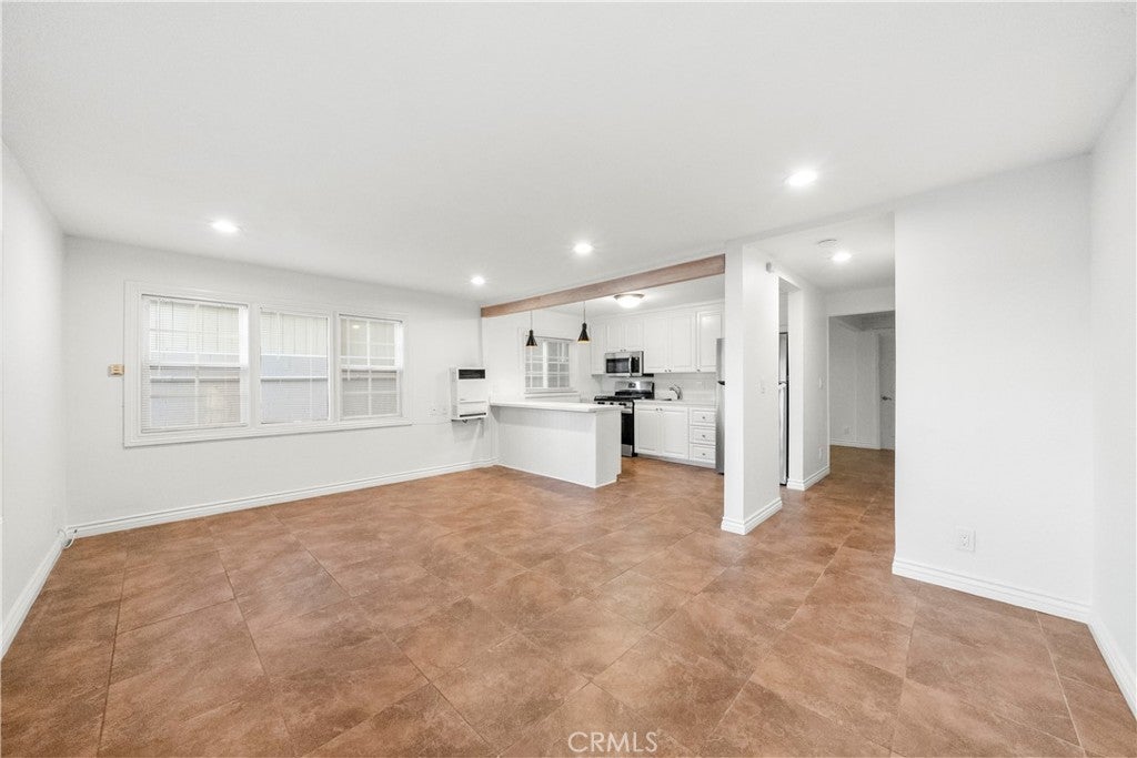 Photo of 274 Cliff Dr #3, Laguna Beach, CA 92651 (MLS # LG26191706)