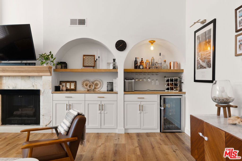 Photo of 14521 Benefit Street #307, Sherman Oaks, CA 91403 (MLS # 25622397)