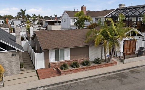 Photo of 332 Lugonia Street, Newport Beach, CA 92663 (MLS # NP26187786)