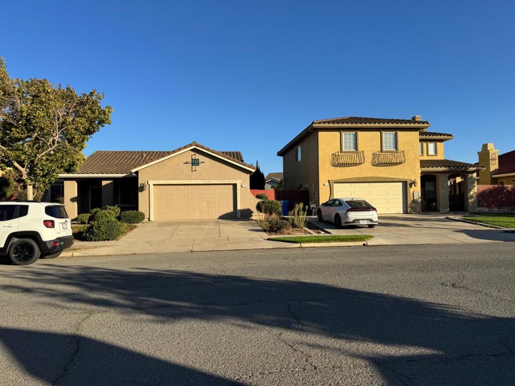 223 Apple Avenue