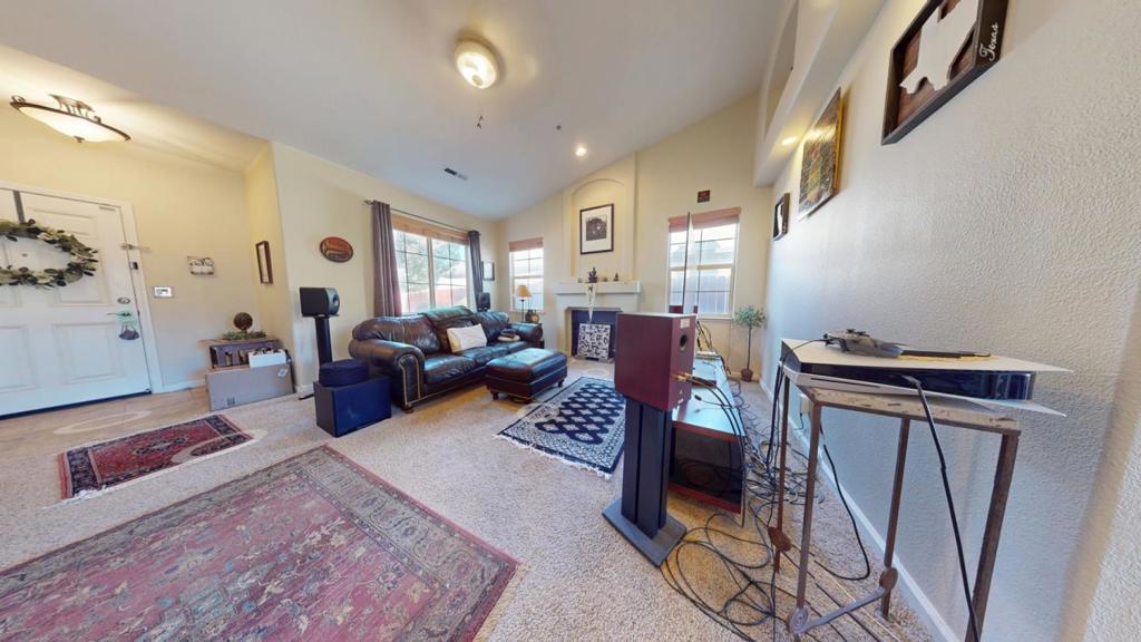 223 Apple Avenue