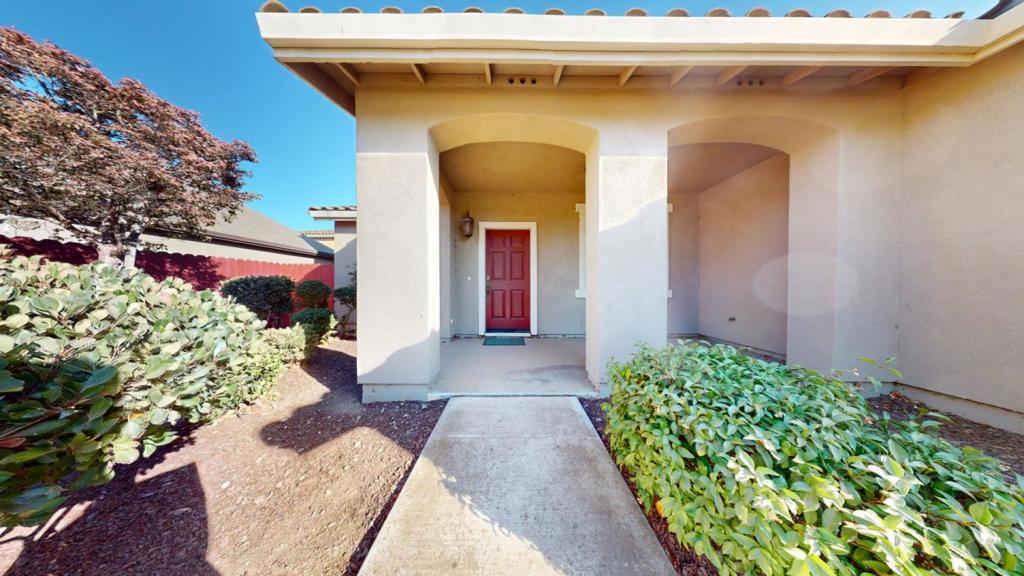 223 Apple Avenue