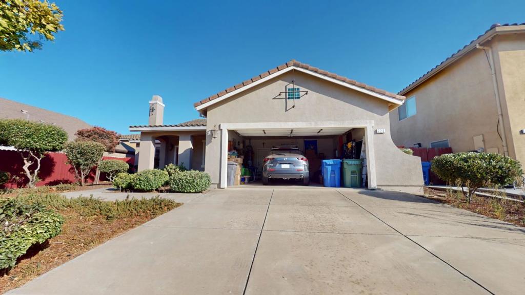 223 Apple Avenue