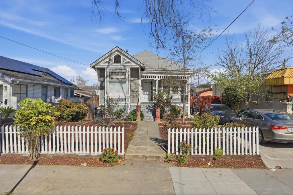 Photo of 1090 S 7th Street, San Jose, CA 95112 (MLS # ML82060641)