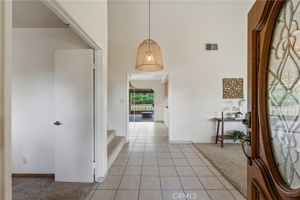 1563 Avenida Entrada