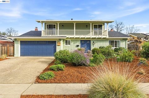 Photo of 5228 Falmouth Pl, Newark, CA 94560 (MLS # 41125245)