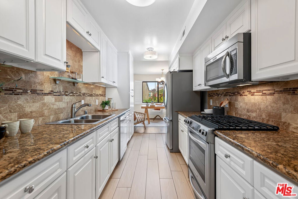 7301 Vista Del Mar A110