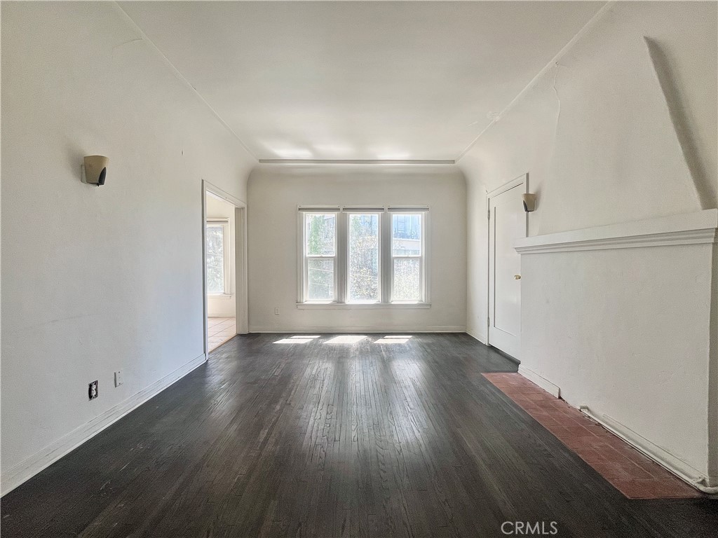 Properties 2 837 White Knoll Drive