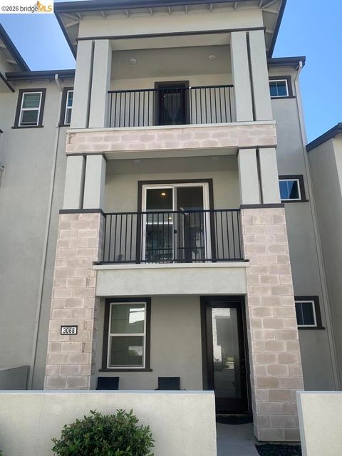 Photo of 3068 Windwalker WALK Walk, Sacramento, CA 95833 (MLS # 41127263)