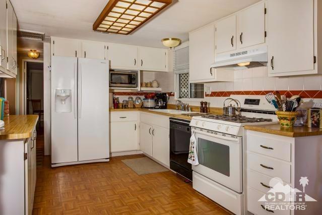 Blue Skies - Manufactured In Park