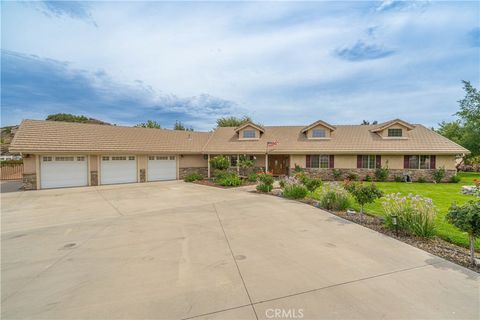 Photo of 33926 Mcennery Canyon Road, Acton, CA 93510 (MLS # SR25195609)