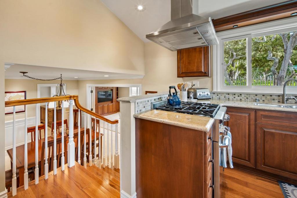 3125 Bird Rock Road