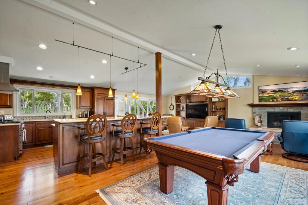 3125 Bird Rock Road