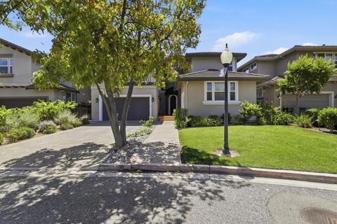 Photo of 1382 Fulai Court, San Jose, CA 95125 (MLS # ML82047185)
