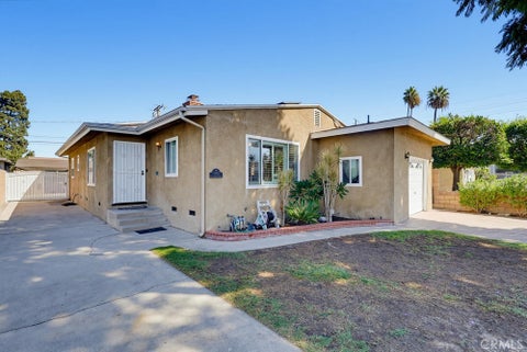 Photo of 1901 E 63rd ST, Long Beach, CA 90805 (MLS # PW26218421)