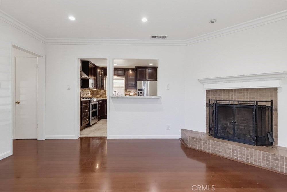 1901 E 63rd