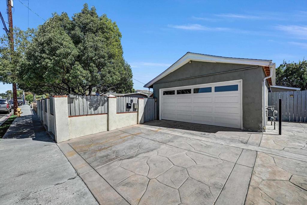 13145 47 Carriage Road