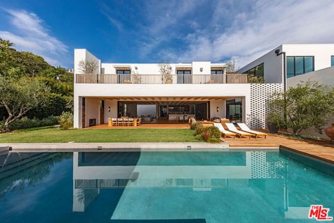 Photo of 1307 N Doheny Drive, Los Angeles, CA 90069 (MLS # 26690663)