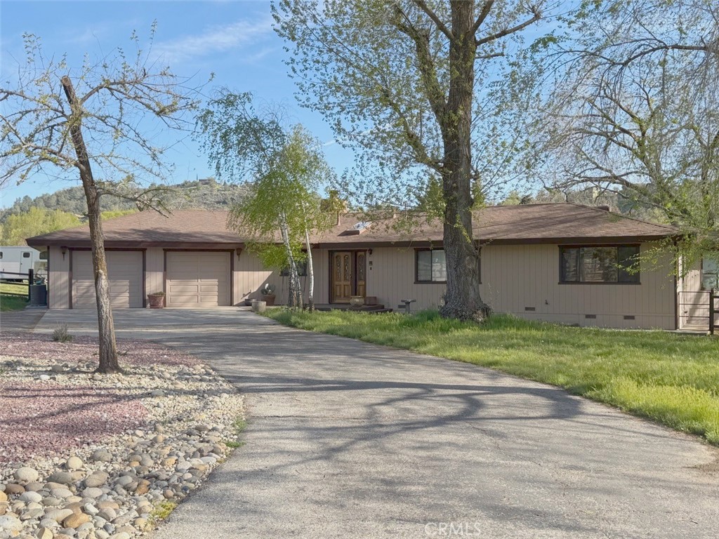 Great Horse Property, surrounded by beautiful mountain views. Excellent location. Direct access to riding and hiking trails.
This Rustic, one-story, ranch-style 3+3, 2000sqft. house has been well-maintained and has undergone several improvements and upgrades, including a smart thermostat for heating and cooling, an upgraded whole-house Culligan water softener system and a reverse osmosis drinking water system plus, a smart spa. The living room has a floor-to-ceiling stone fireplace that can burn wood and has a natural gas line. There is a 40-gallon water heater that was replaced in 2019. It also has two big sliding glass doors with views of the pastures and access to the wrap-around deck. The water feature in the living room (can be removed).
On 2 acres, this property is peaceful and has large yards, mature shade trees, and plenty of fenced pasture space for horses, including a round pen. There’s a horse shelter, 3 sheds for hay, tack, and garden equipment, plus a concrete pad for your trailer, and direct access to horse trails!
It’s within a 5-minute walk to the Equestrian Center and Whiting Recreational Center.
Within Bear Valley Springs, there is a cafe, restaurants, a bar, a gas station, lake areas for outdoor activities, a camping area, a community pool, Oak Tree Country Club Golf Course, an Equestrian center, a Recreation Center, a field for model planes, 50 miles of trails, and a church. Numerous social clubs and sports facilities. There are many more amenities to discover.
Additional restaurants, shops, and services can be found in the nearby town of Tehachapi, approximately. 12 miles drive from BVS. Kohnen’s Bakery is a beloved destination for both locals and out-of-town visitors. BVS is in the Tehachapi Cummings Schools District. Elementary: Cummings Valley. Middle School: Jacobsen Middle School, High School: Tehachapi High School.
Approximate Driving Distances, Bear Valley Springs to: Lancaster 56 miles, Bear Valley Springs to: Bakersfield 52 miles.