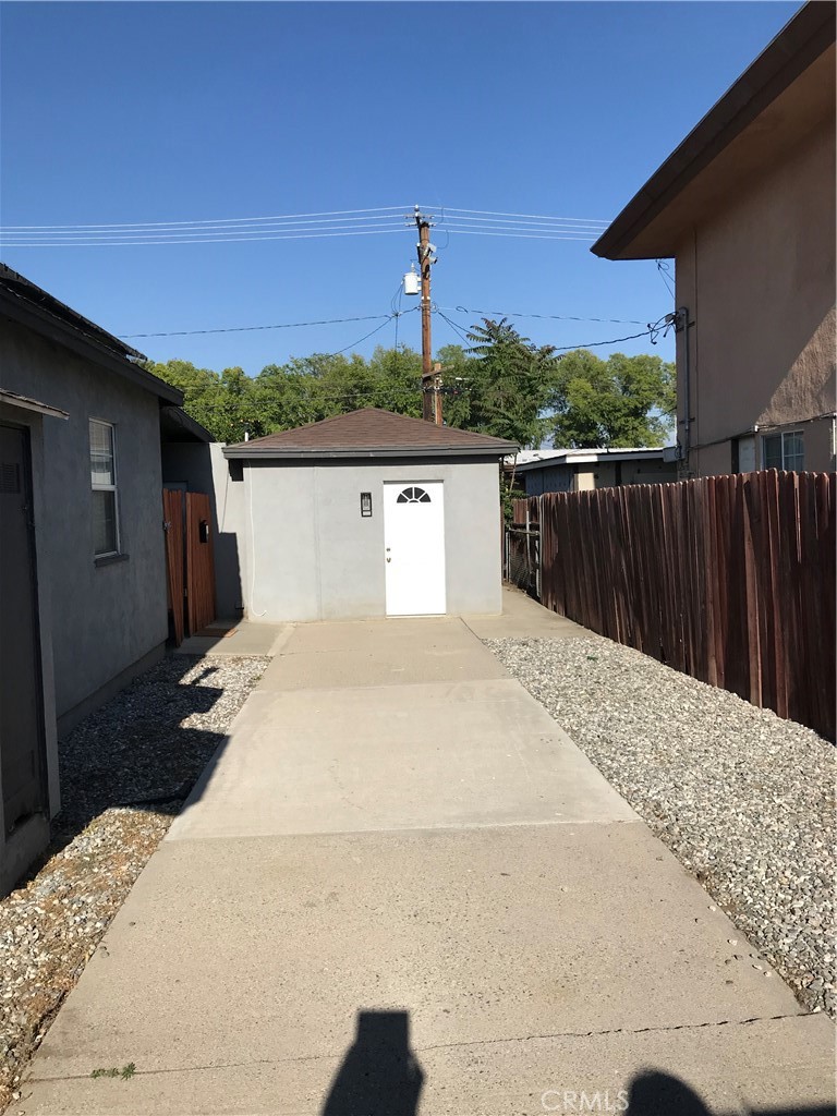 4517 Acacia