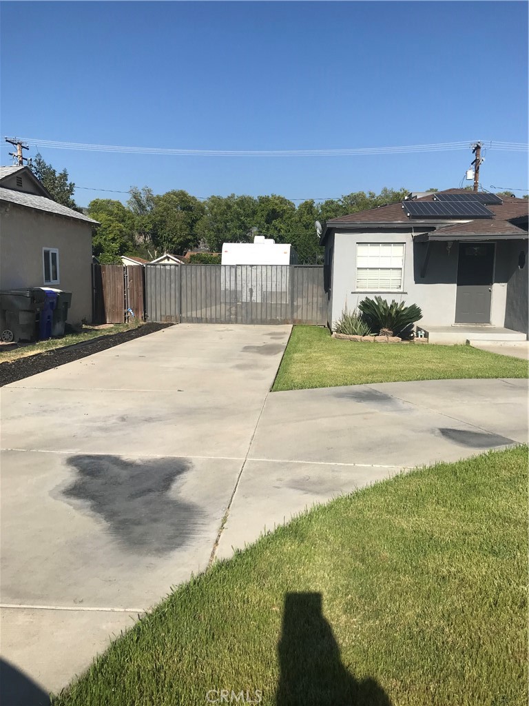 4517 Acacia