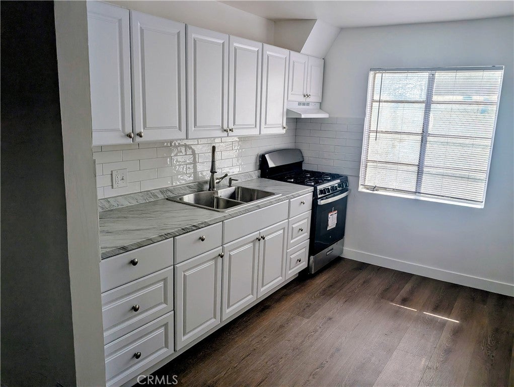 10012 Valley