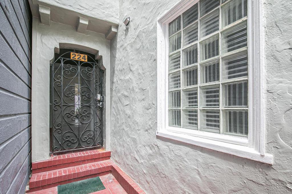 Properties 3 224 Shields Street