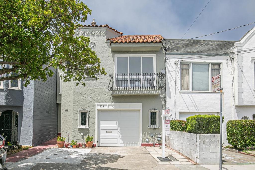 Properties 1 224 Shields Street