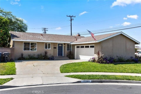 Photo of 16501 Wheeler Circle, Huntington Beach, CA 92647 (MLS # OC26125523)